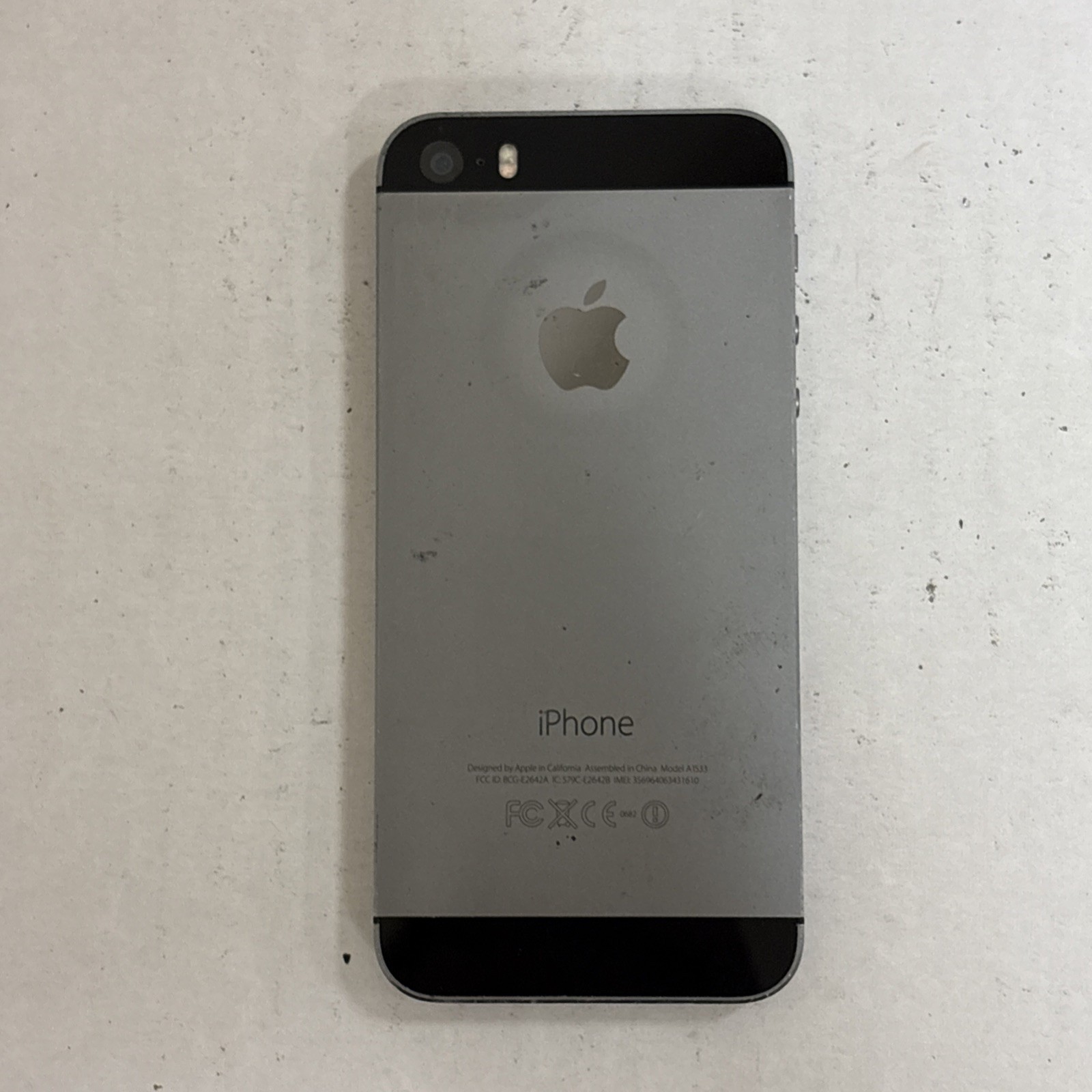 Apple iPhone 5 GSM Unlocked 16GB model A1533 Gray. See Images.