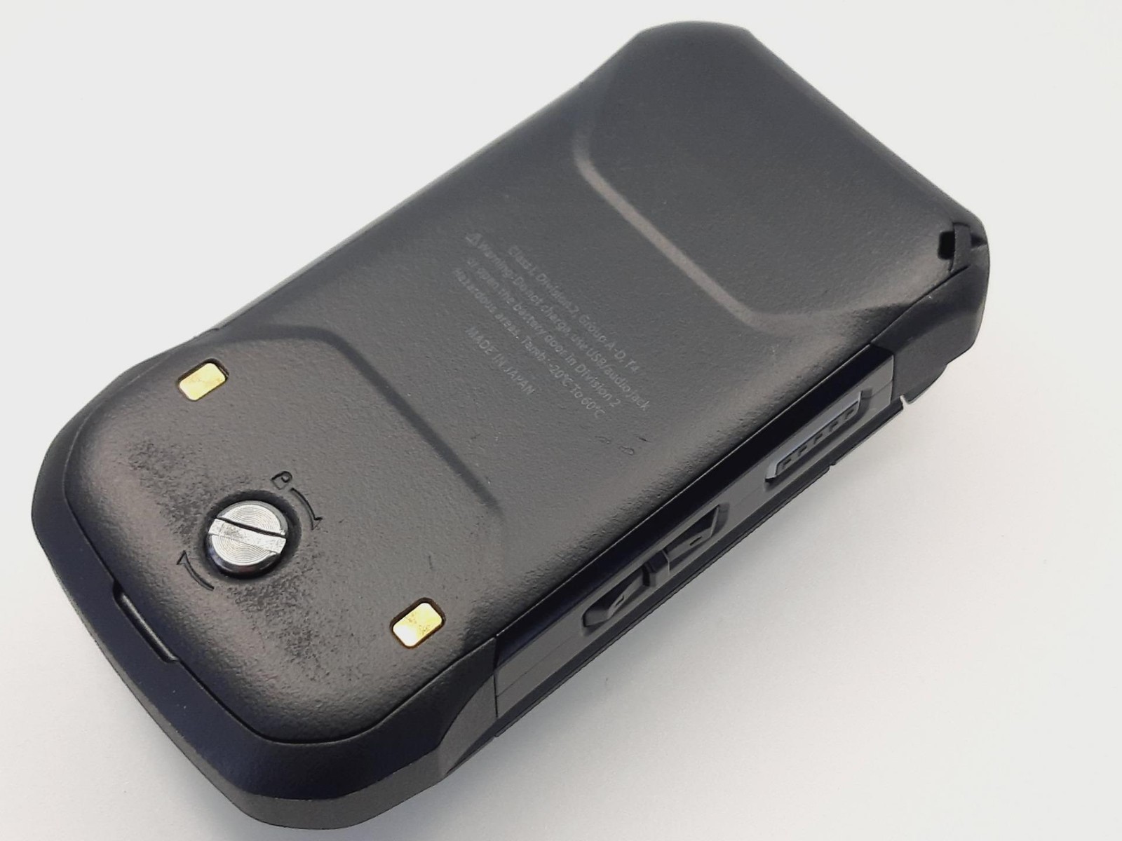 Unlocked Kyocera DuraXA Equip (E4831) Flip camera Phone – 16GB/Black