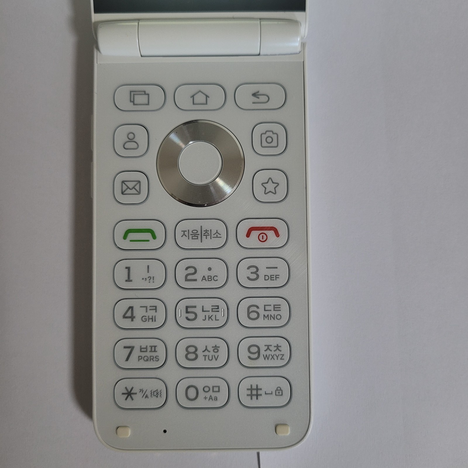 ALT MIVE AT-M140 Style Folder 2 cell phone 32GB LTE/3G – Black , White Used