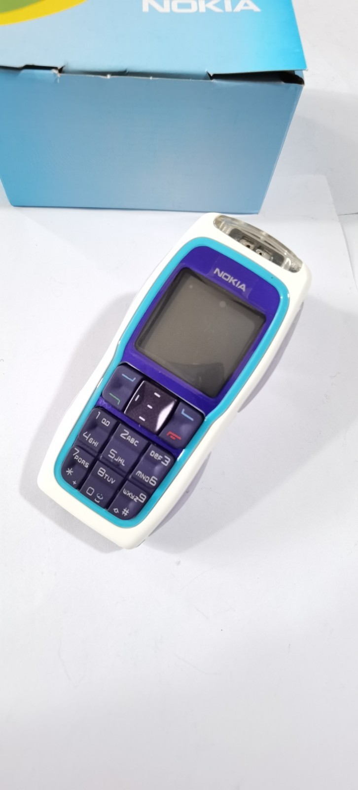 Nokia 3220 random color Unlocked GSM 850, 1800, 1900 Mobile Phone