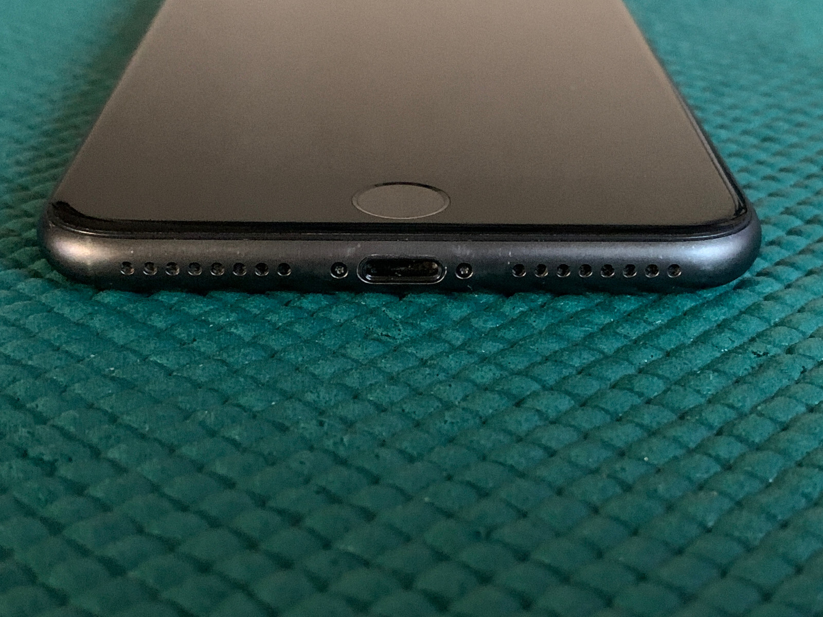 Apple iPhone 8 Plus 256 GB Space Gray unlocked A1864