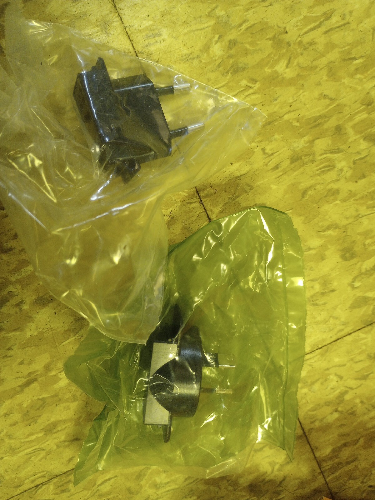 Iridium 9505 Satellite Phone + General Dynamics Fly Away Kit
