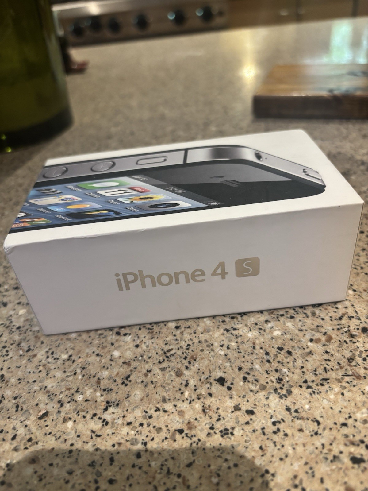 Apple iPhone 4S 16GB Black A1387 3.5in 8MP GSM w/ Original Box