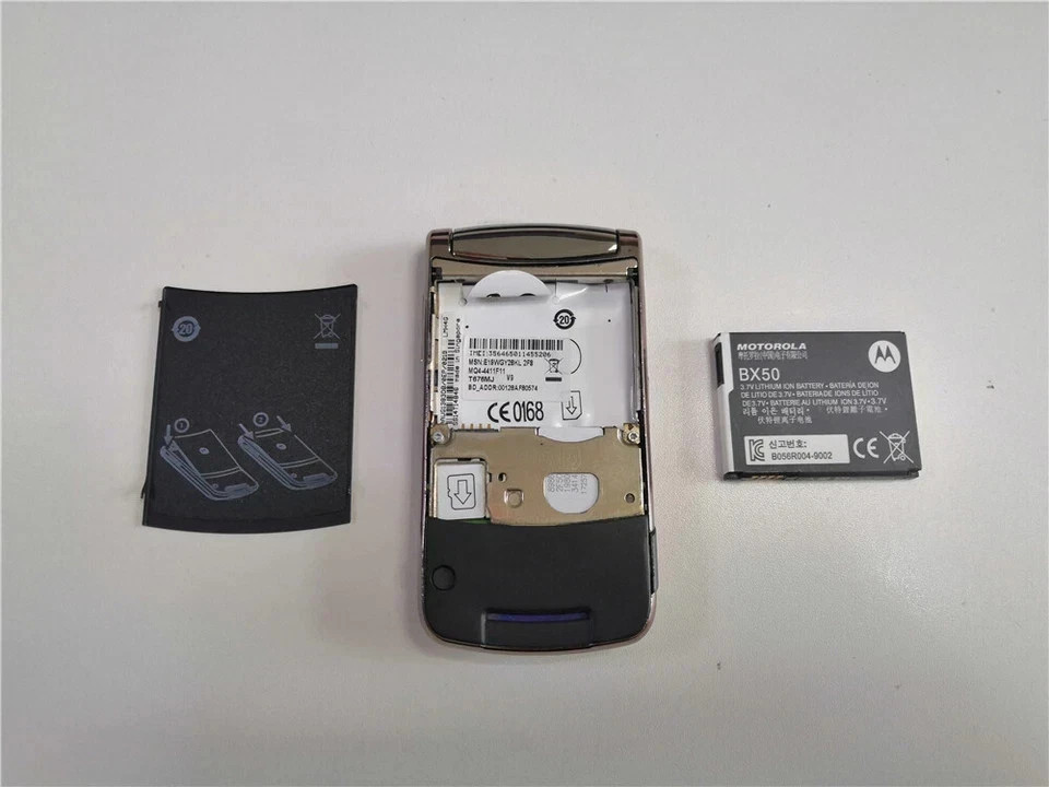 Original Motorola RAZR2 V9 Unlocked 3G HSDPA Flip Cellphone Bluetooth Java 2MP