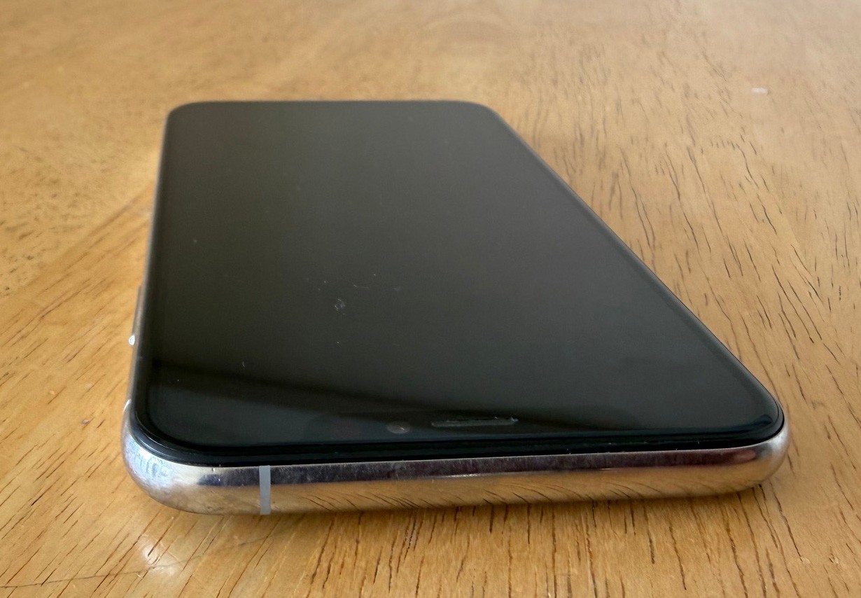 Apple iPhone XS – 64GB – Silver (Unlocked) A1920, 77% battery, MT952LL/A