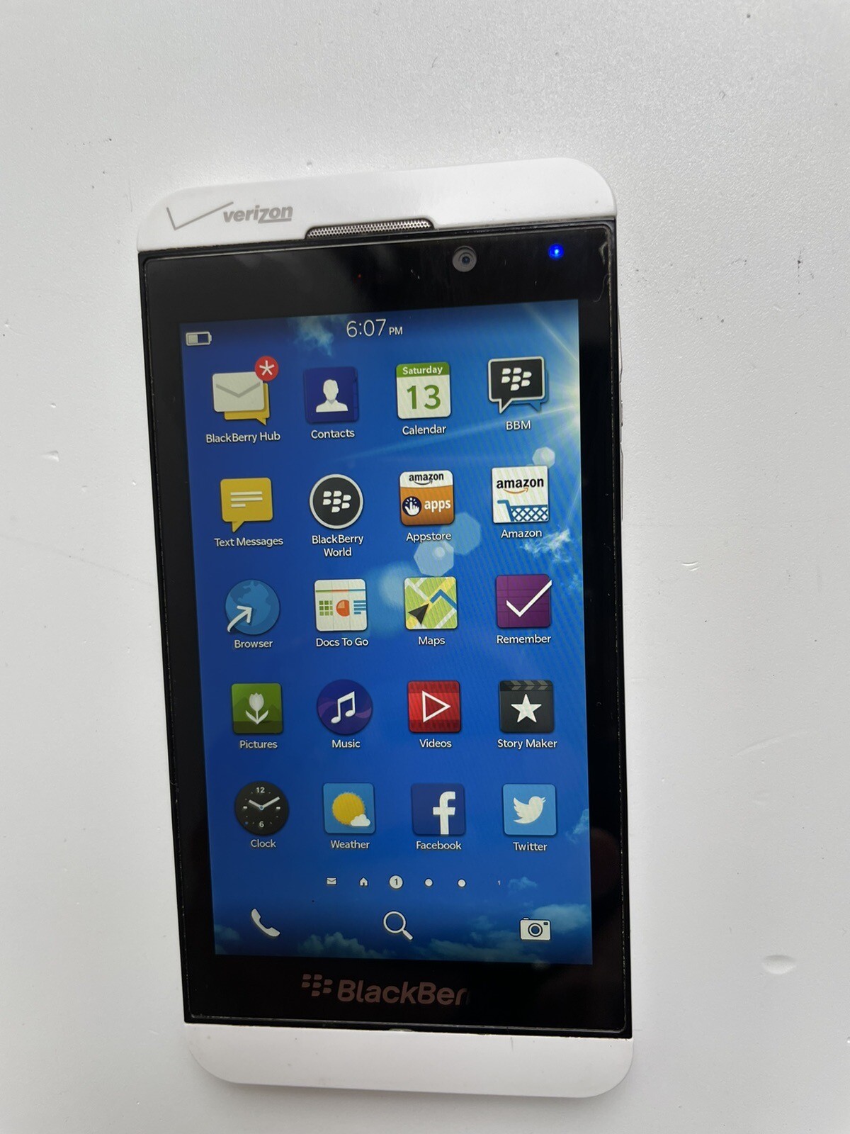 blackberry z10 Verizon Unlocked To GSM rare White Color Good Condition