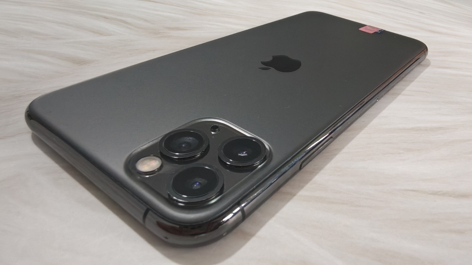 Apple iPhone 11 Pro Max Unlocked 64/256/512GB Random Color With Accessories Good