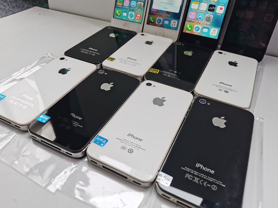 Apple iPhone 4 4s Unlocked White/Black 8 / 16 / 32 GB Tested Fully working