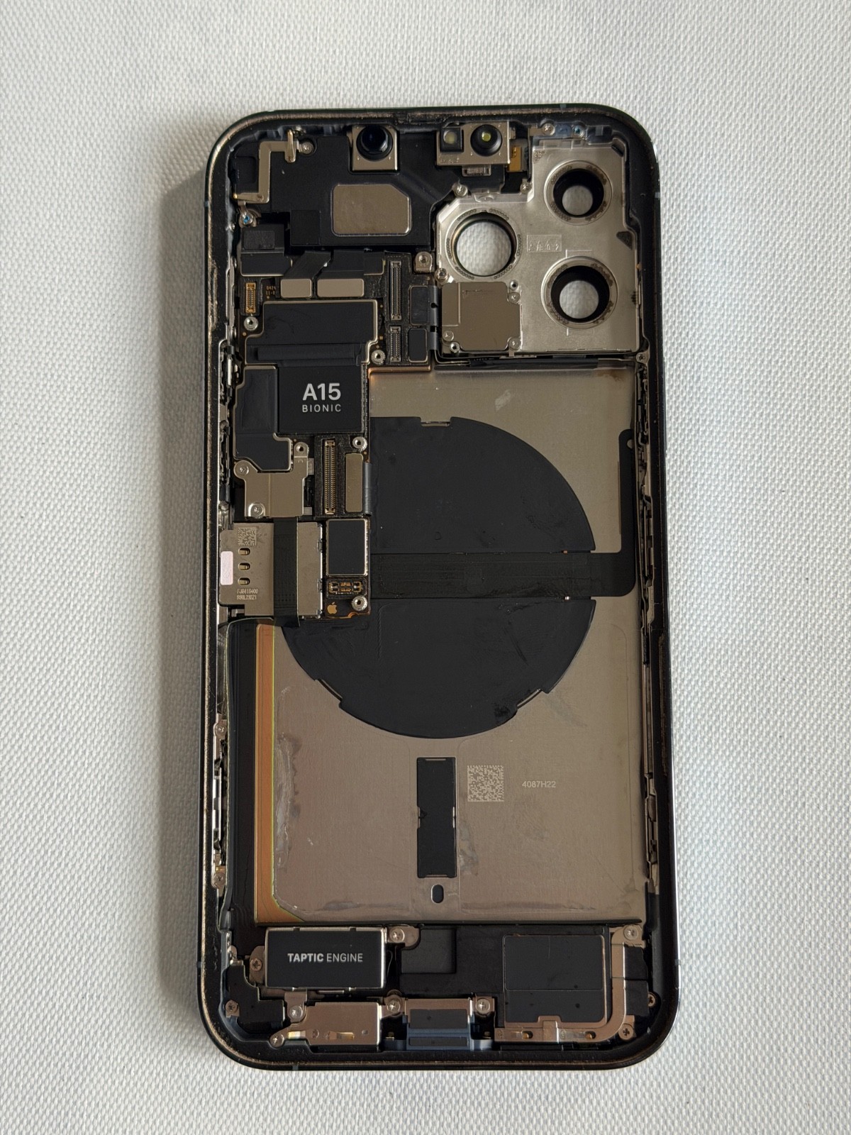 Apple iPhone 13 Pro Max 128GB Unlocked Board + Lidar – No Face ID – Cracked Back