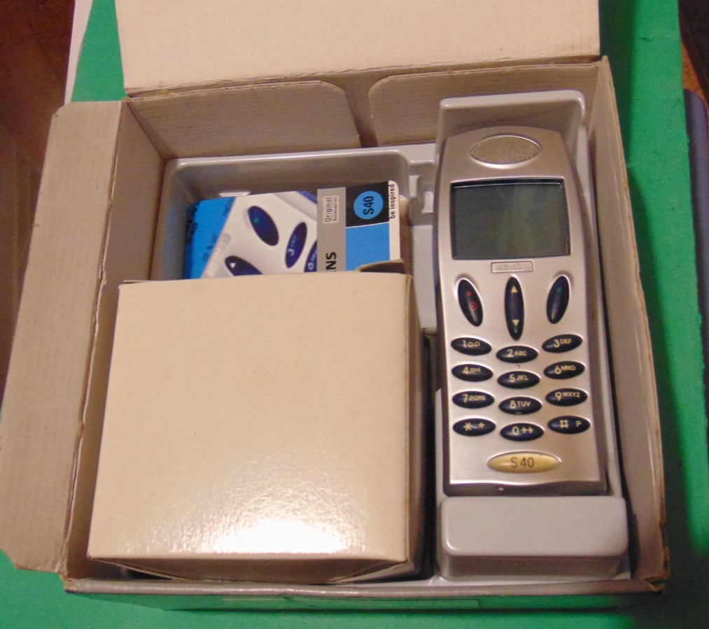 SIEMENS S40 – WORKING + BOX + ACCESSORIES – VERY RARE