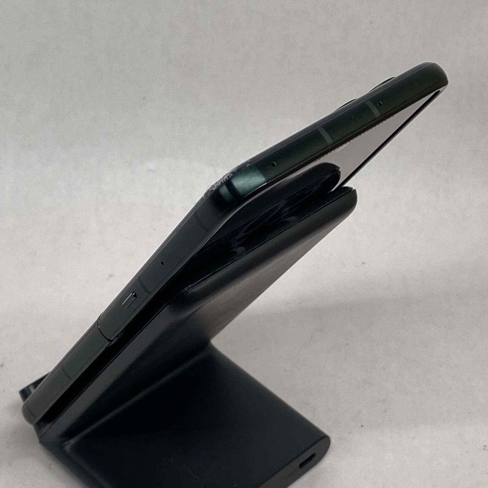 Motorola Moto Razr Ultra 2025 5G XT2551-1 512GB/16GB Factory Unlocked Green READ