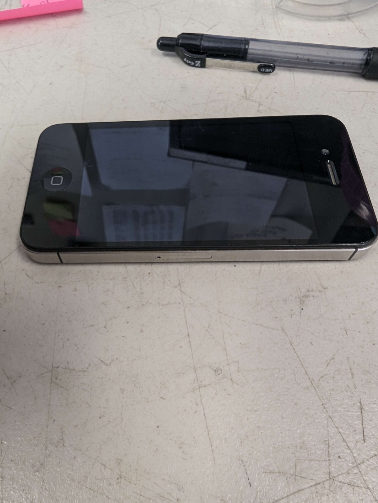 Apple iPhone 4s – 8GB – Black (AT&T) A1387 (CDMA + GSM)