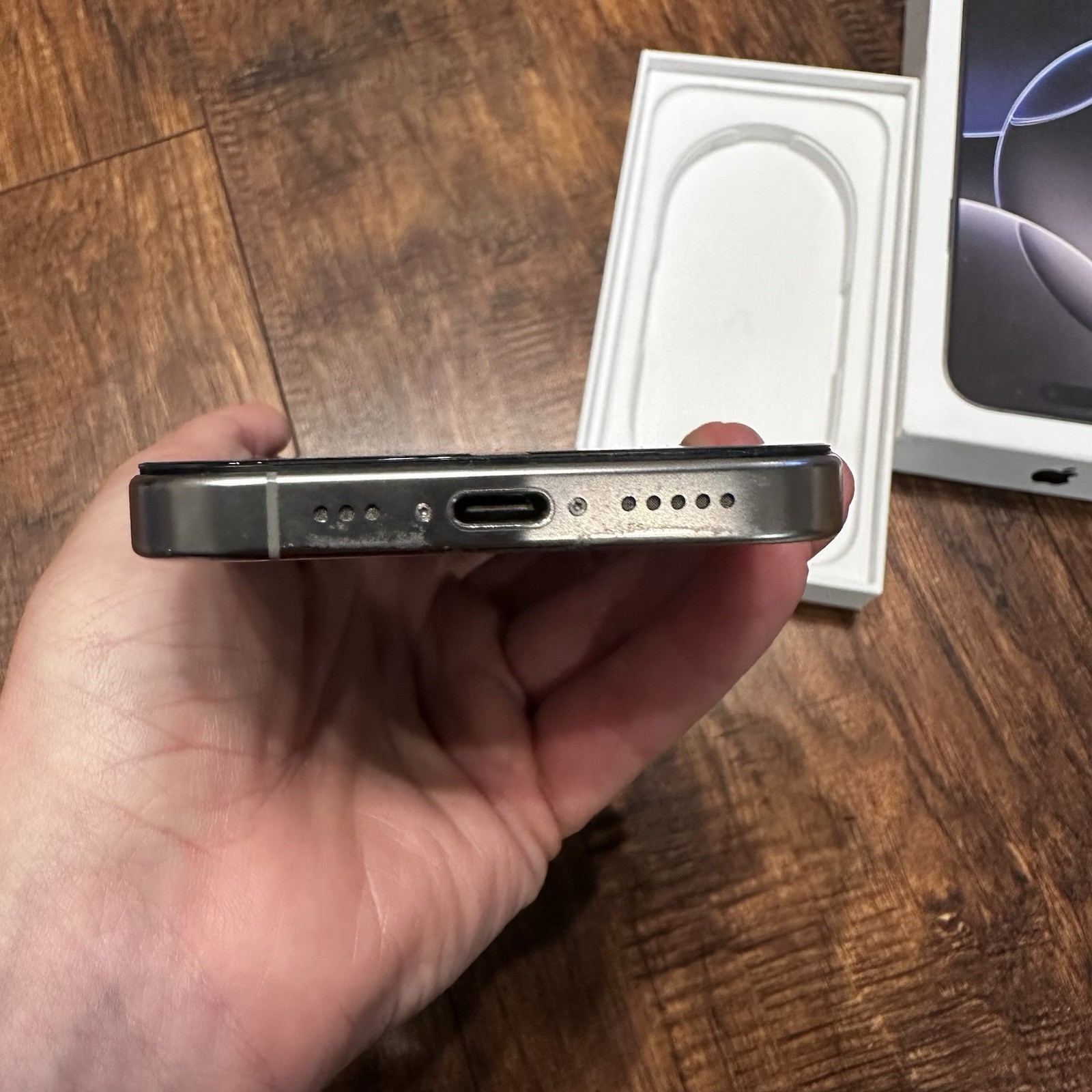 Apple iPhone 16 Pro 256GB Unlocked Natural Titanium – 95% Battery Box Included
