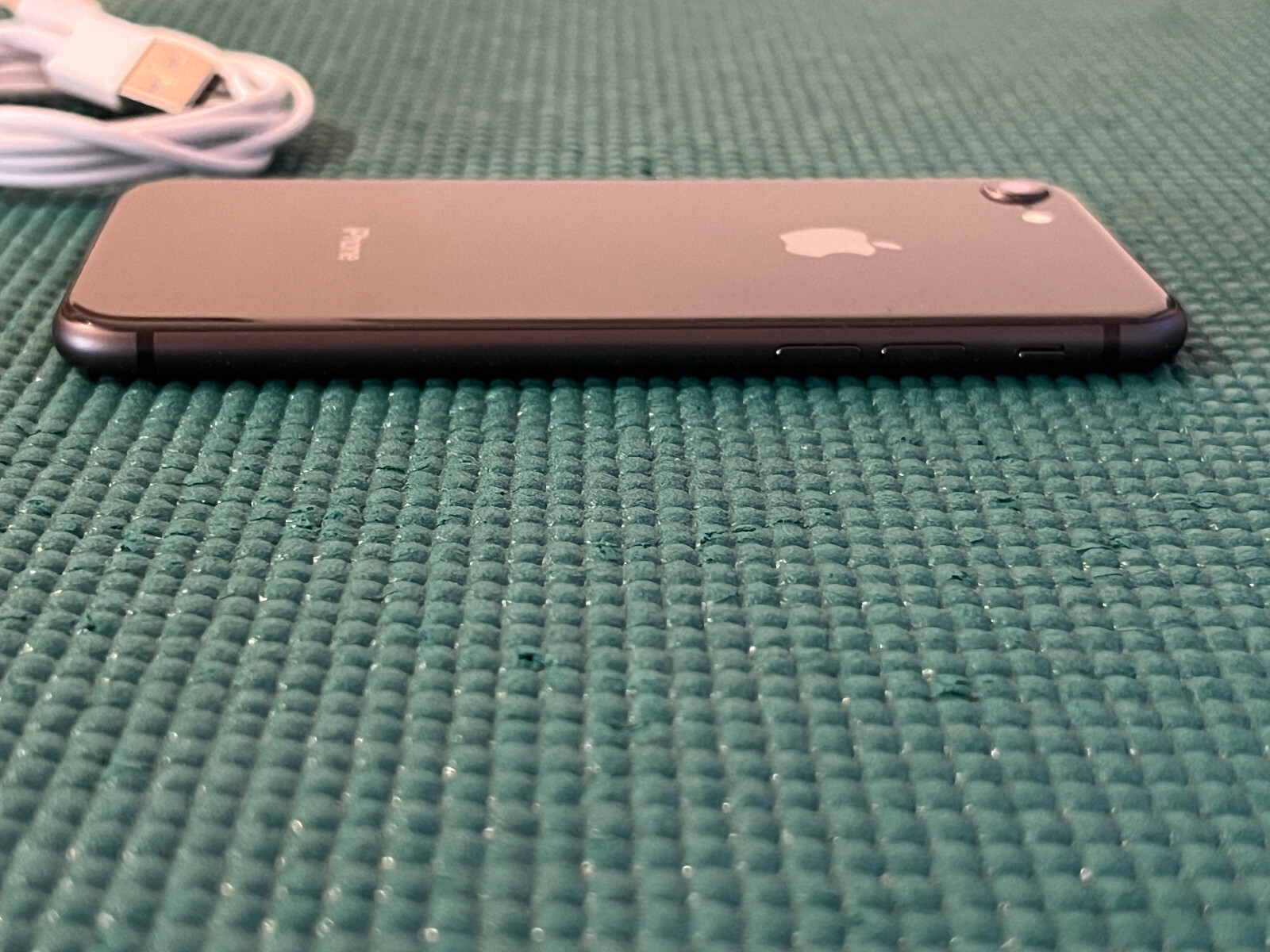 Apple iPhone 8 – 256GB – Space Gray (Unlocked) A1863 (CDMA + GSM)