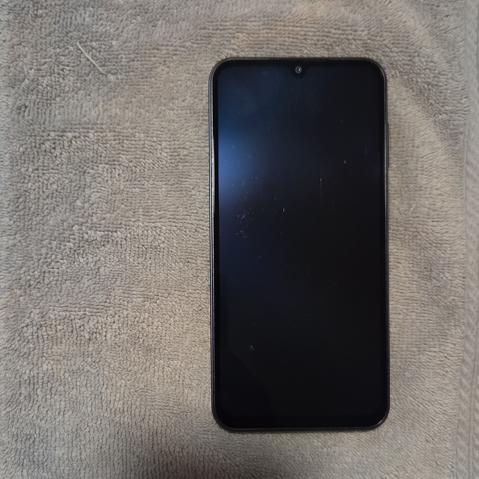 Black Bar Smartphone, Triple Rear Camera, Waterdrop Notch Display