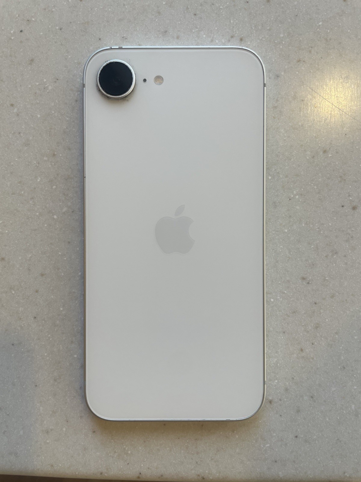 Apple iPhone 16e 128GB/ FOR PARTS
