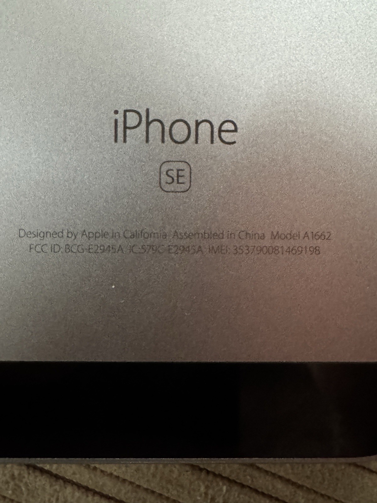 Apple iPhone SE 1st Gen A1662 32GB Space Gray 4.0in iOS 15.8.8