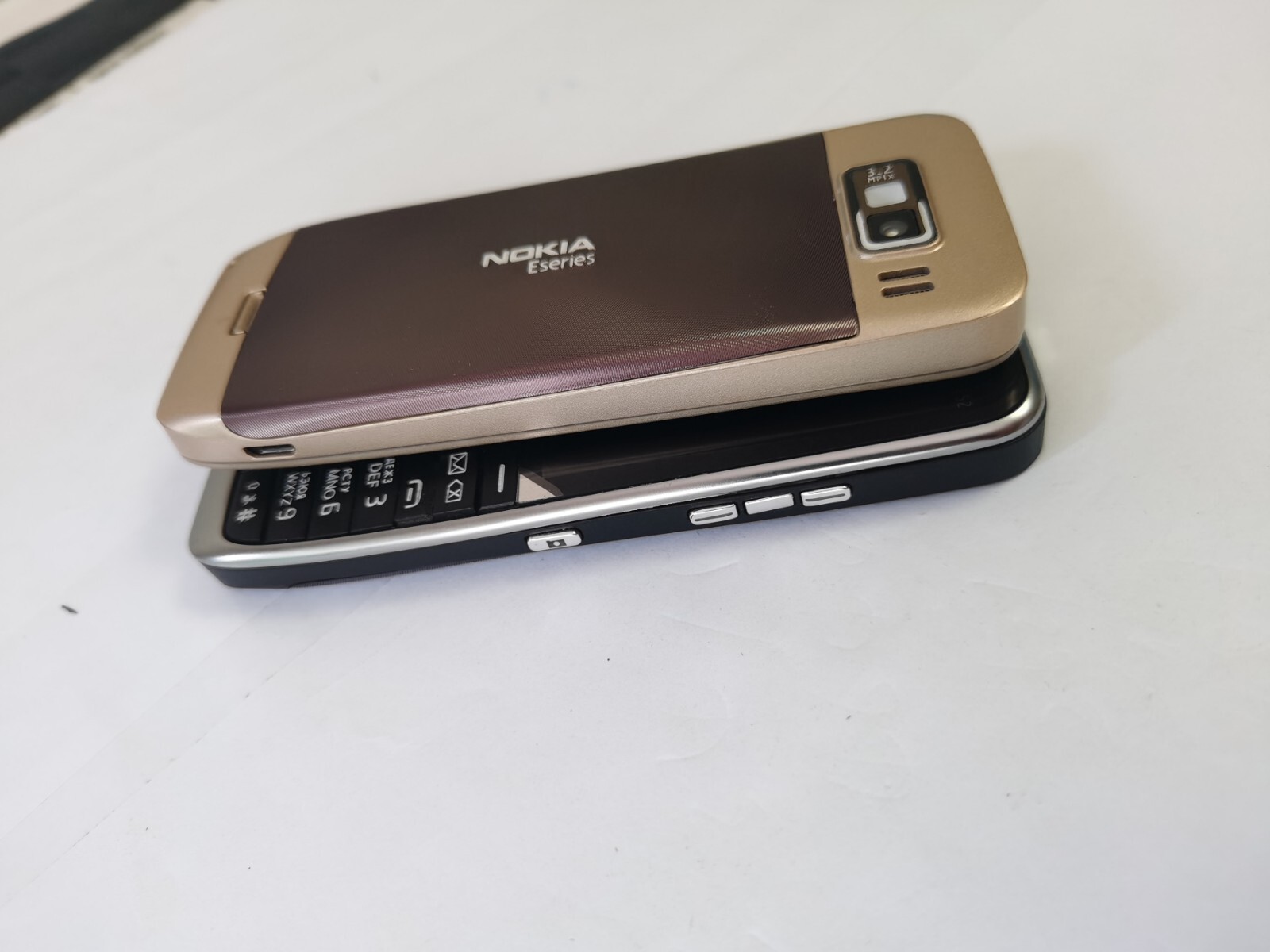 Nokia E Series E52 – random color Smartphone