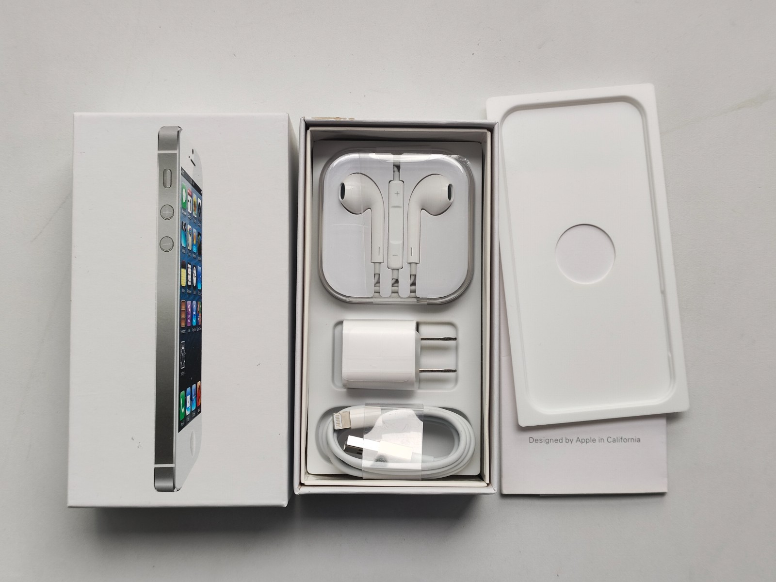 Apple iPhone 5/5s Factory UNlocked(any carrier)16/32/64GB All color Gift