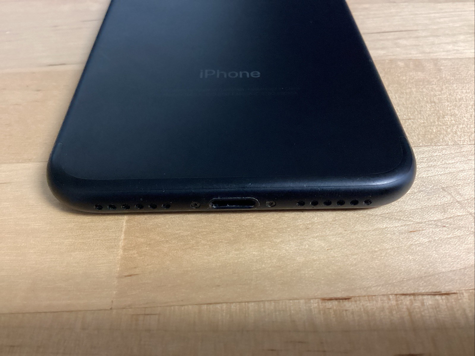 Apple iPhone 7 – Black – A1660
