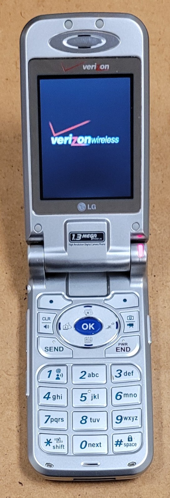 LG VX8000 – Silver and Gray ( Verizon ) Very Rare Cellular Flip Phone – Boxed