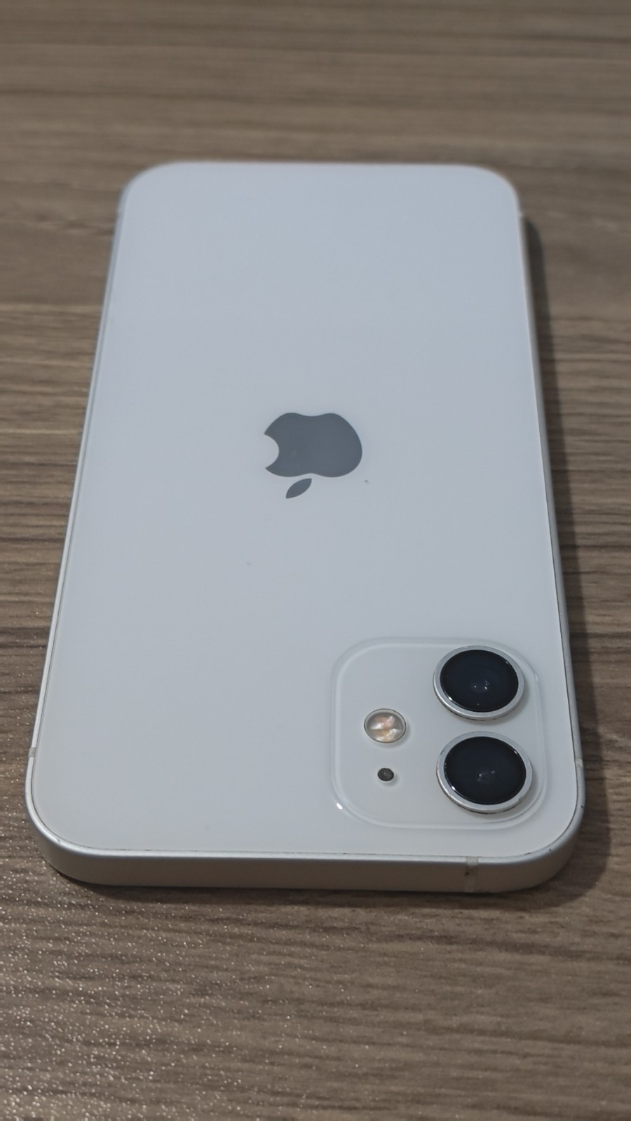 Apple iPhone 12 Unlocked 64/128/256GB Unlocked Random Color With Accessories