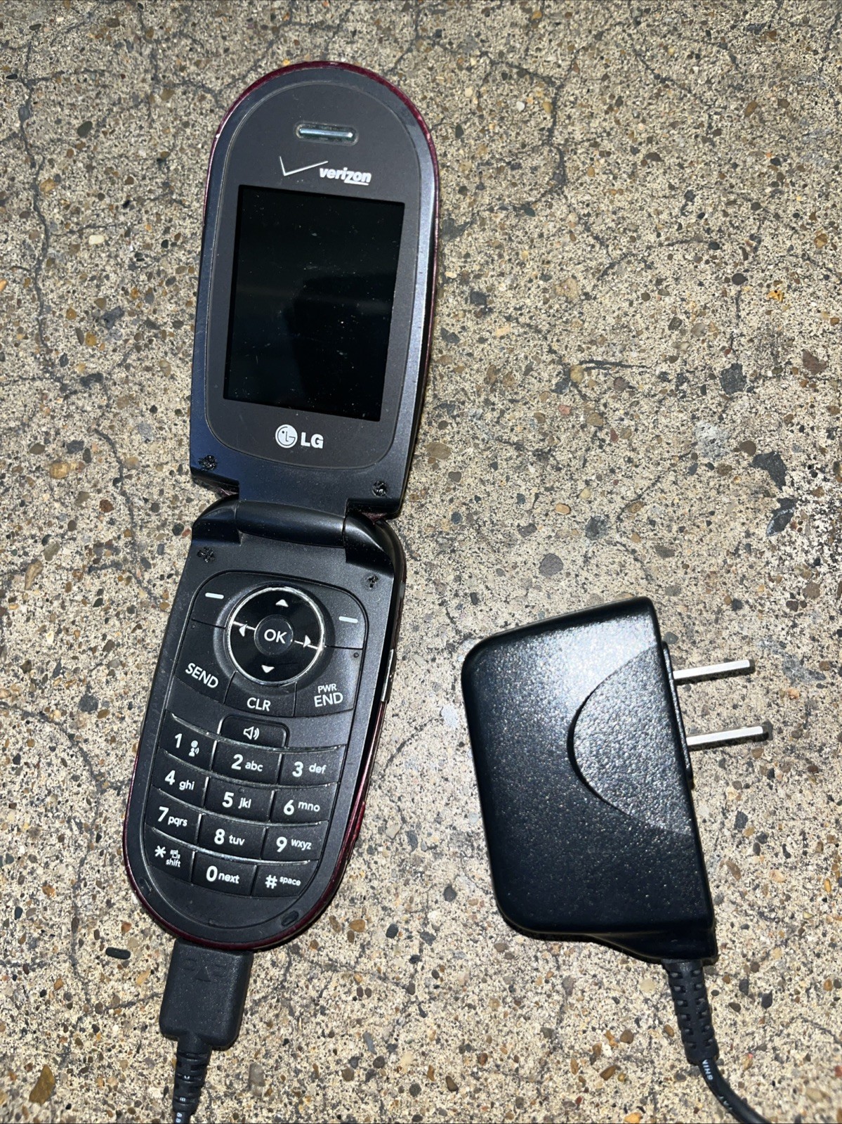 Verizon Wireless LG VX8350R Burgundy Camera Flip-phone – Works But No Battery