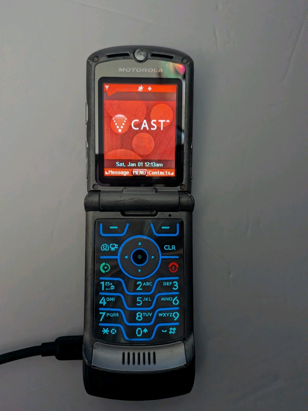Motorola Razr V3m for Verizon – POOR condition but works – No Battery – READ