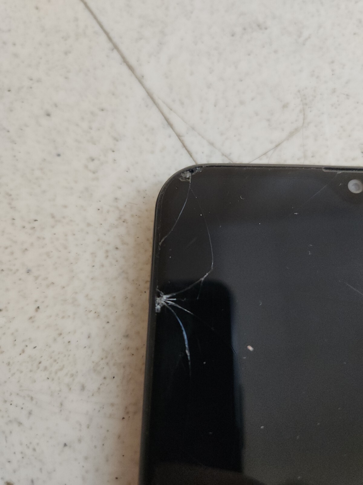 Samsung Galaxy A20 (SM-A205U) 32GB – Black (Boost Mobile) Screen Cracked!