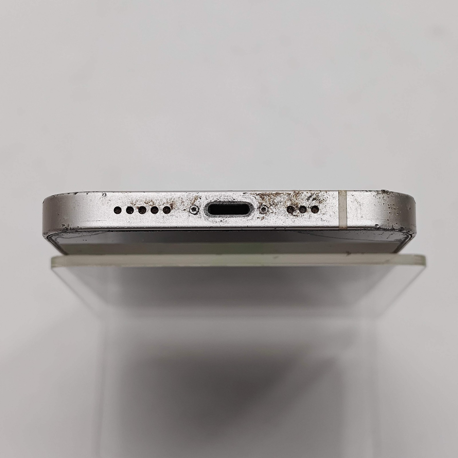 Broken Unlocked Apple iPhone 12 64GB 26.2.1 MGFM3LL/A READ