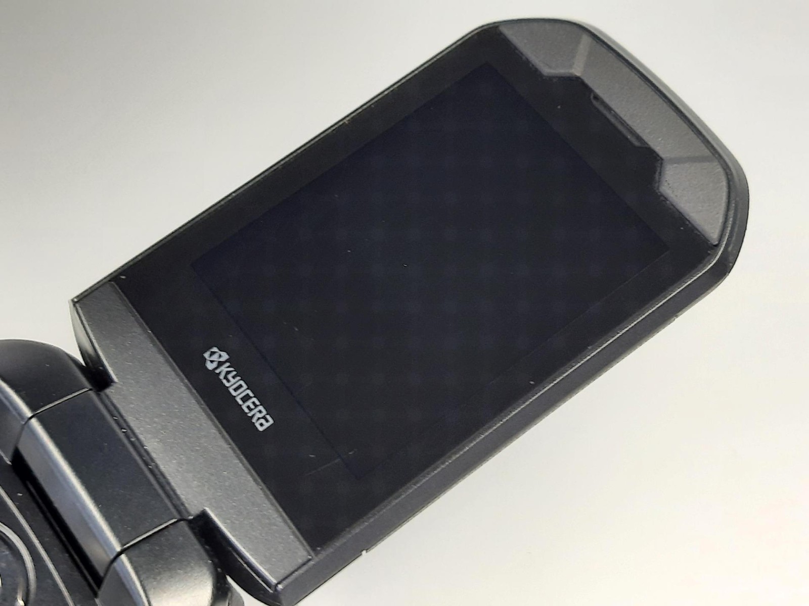 Unlocked Kyocera DuraXA Equip (E4831) Flip camera Phone – 16GB/Black