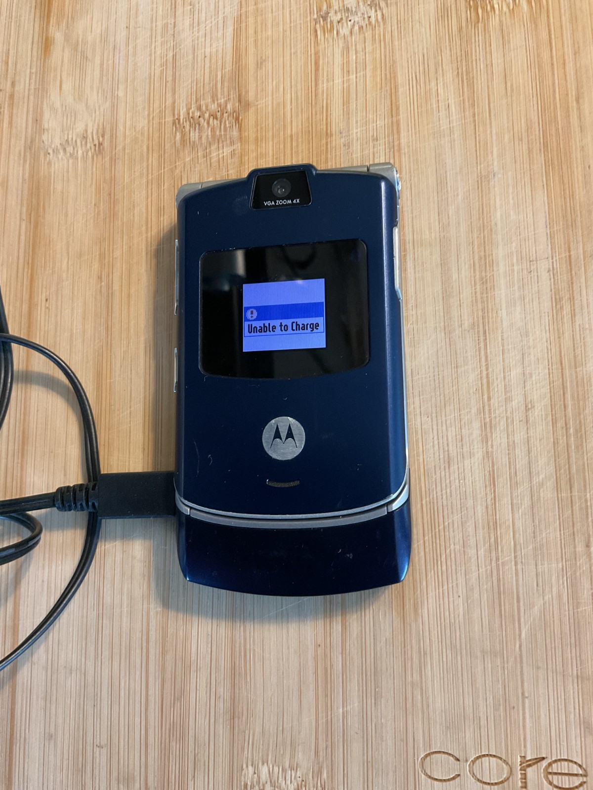 Motorola RAZR V3 dark blue unlocked flip cell phone GSM screen clear & bright