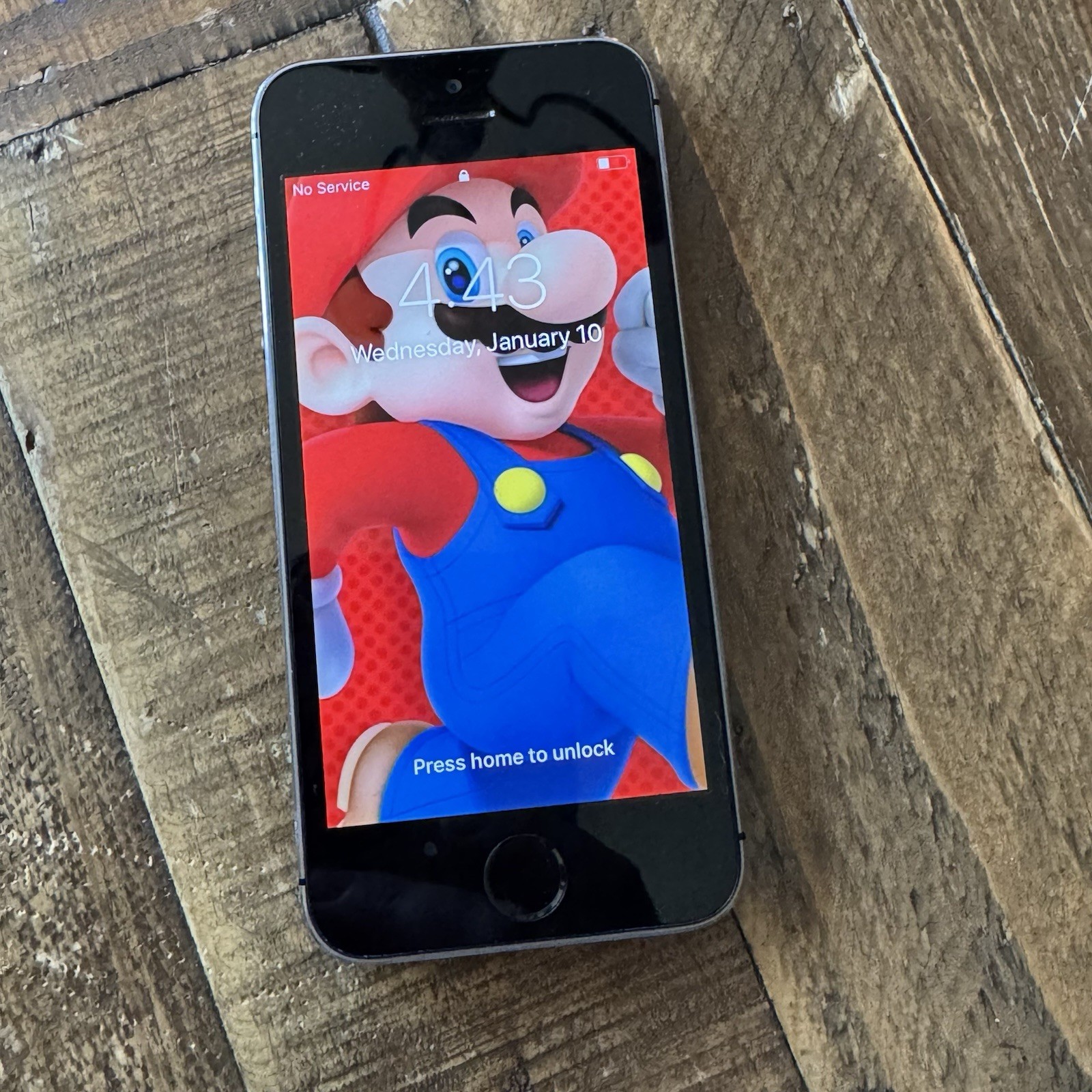 Apple iPhone 5s 16GB Space Grey Unlocked A1533