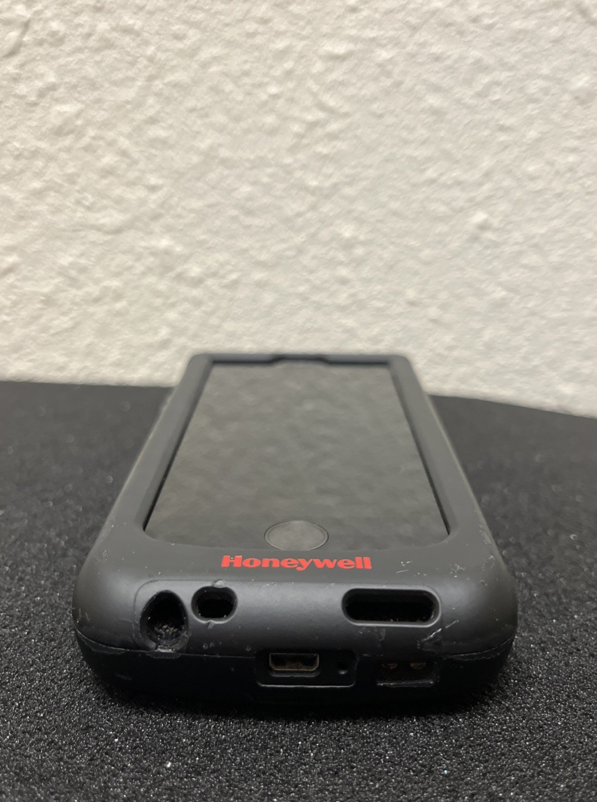 Apple iPhone 5s (A1533)- 16GB-Space Grey (Unlocked) W/Honeywell Captuvo- Grade C