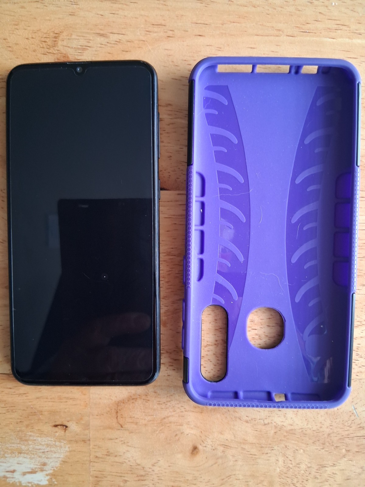 Samsung Galaxy A20 Dual 32GB T-Mobile SM-205U EXCELLENT w/extras FREE SHIPPING !