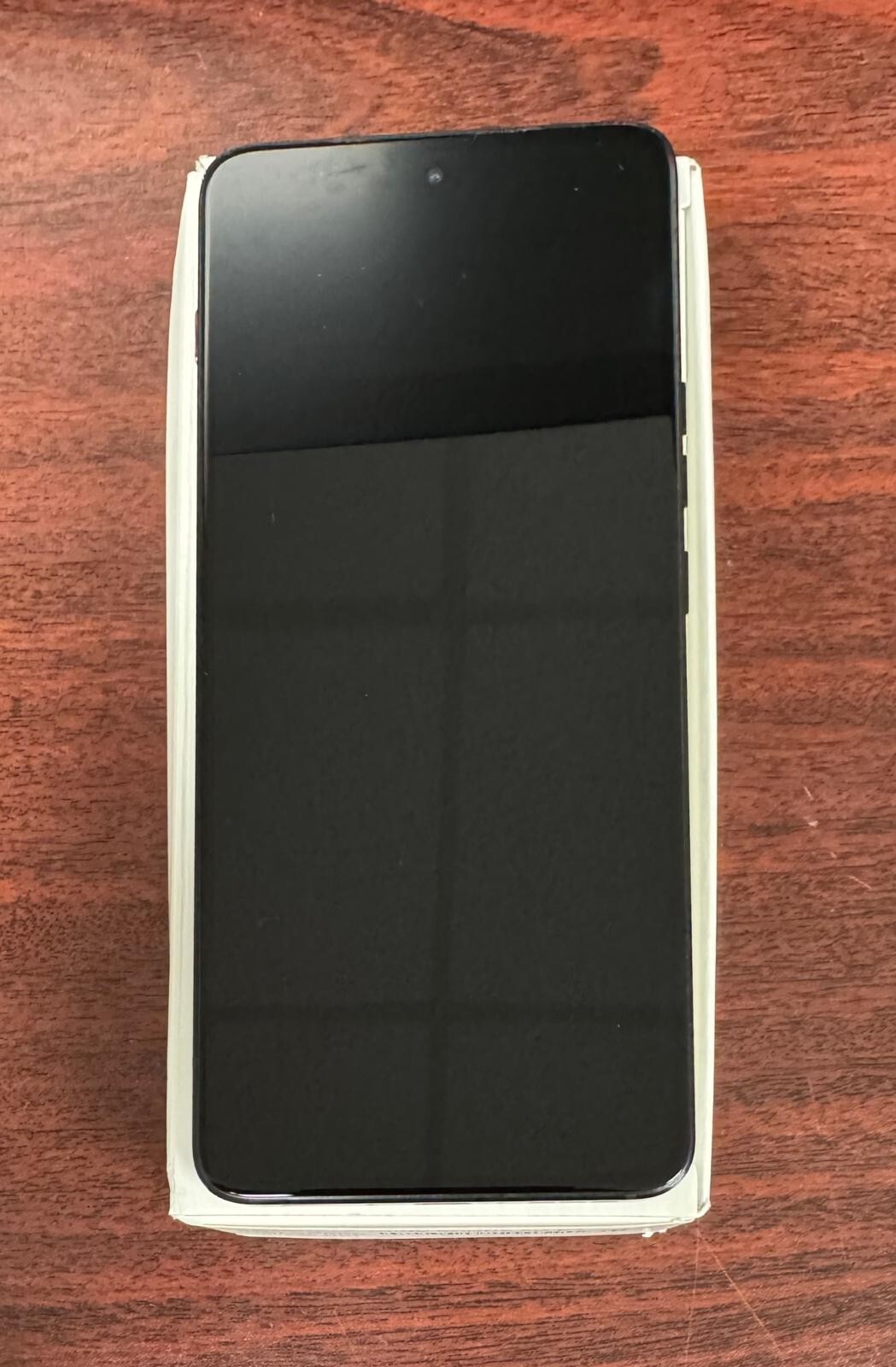 Open Box – ThinkPhone by Motorola XT2309-3 256GB 8GB (UNLOCKED) – Gray