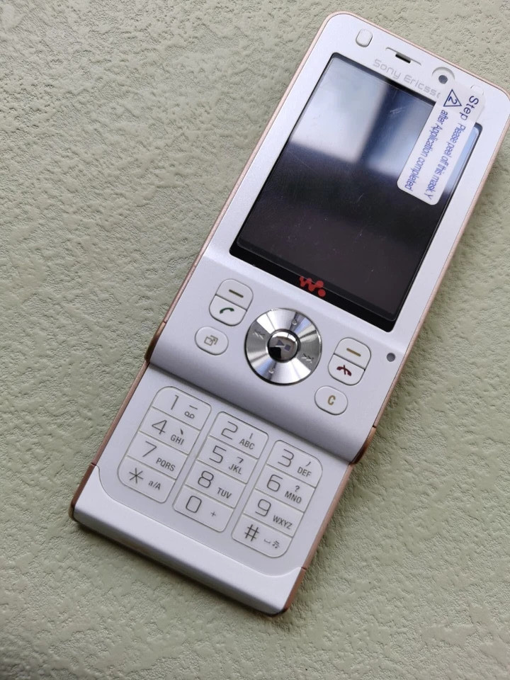 Sony Ericsson Walkman W910i Unlocked 8MP Cellular Phone 1-year warranty