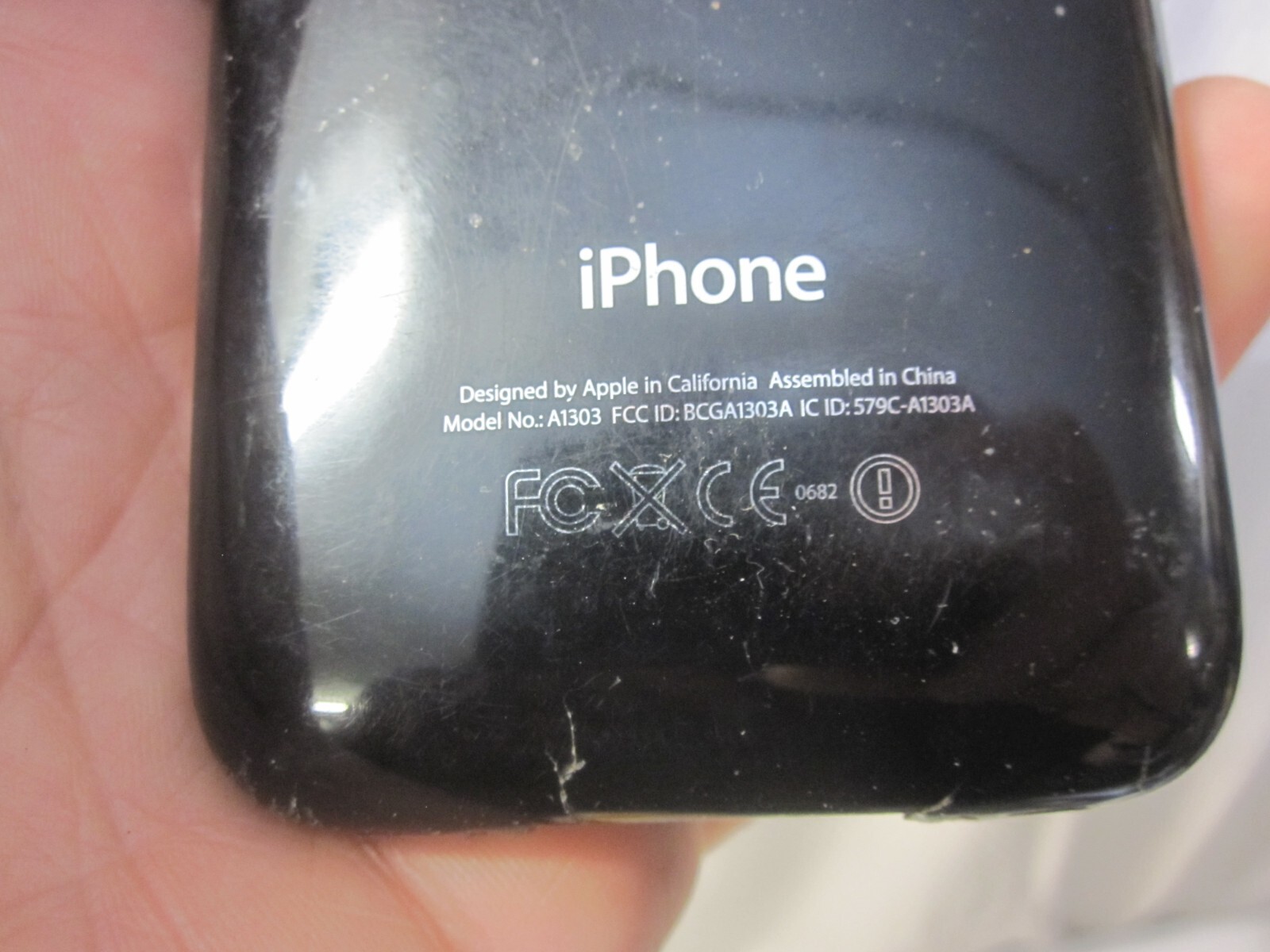 Apple iPhone 4 & 3GS (A1349 / A1303) Black White iOS Smartphone – For Parts Only