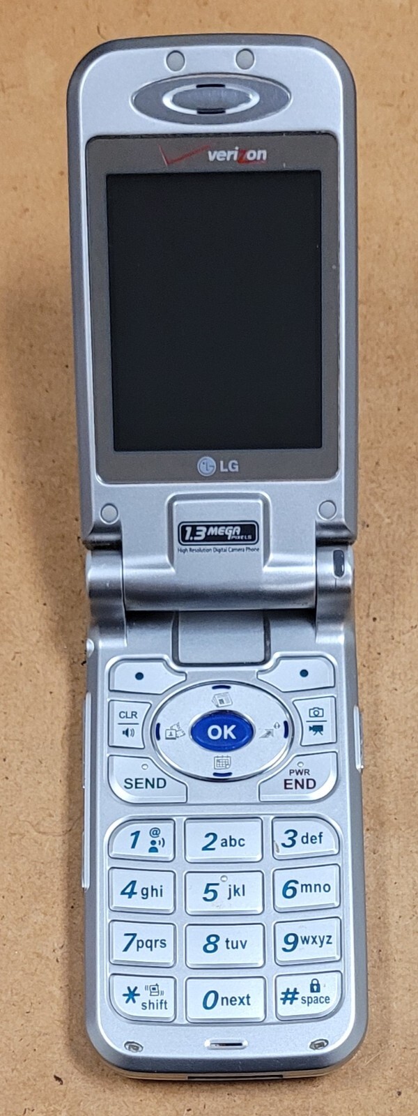 LG VX8000 – Silver and Gray ( Verizon ) Very Rare Cellular Flip Phone – Boxed