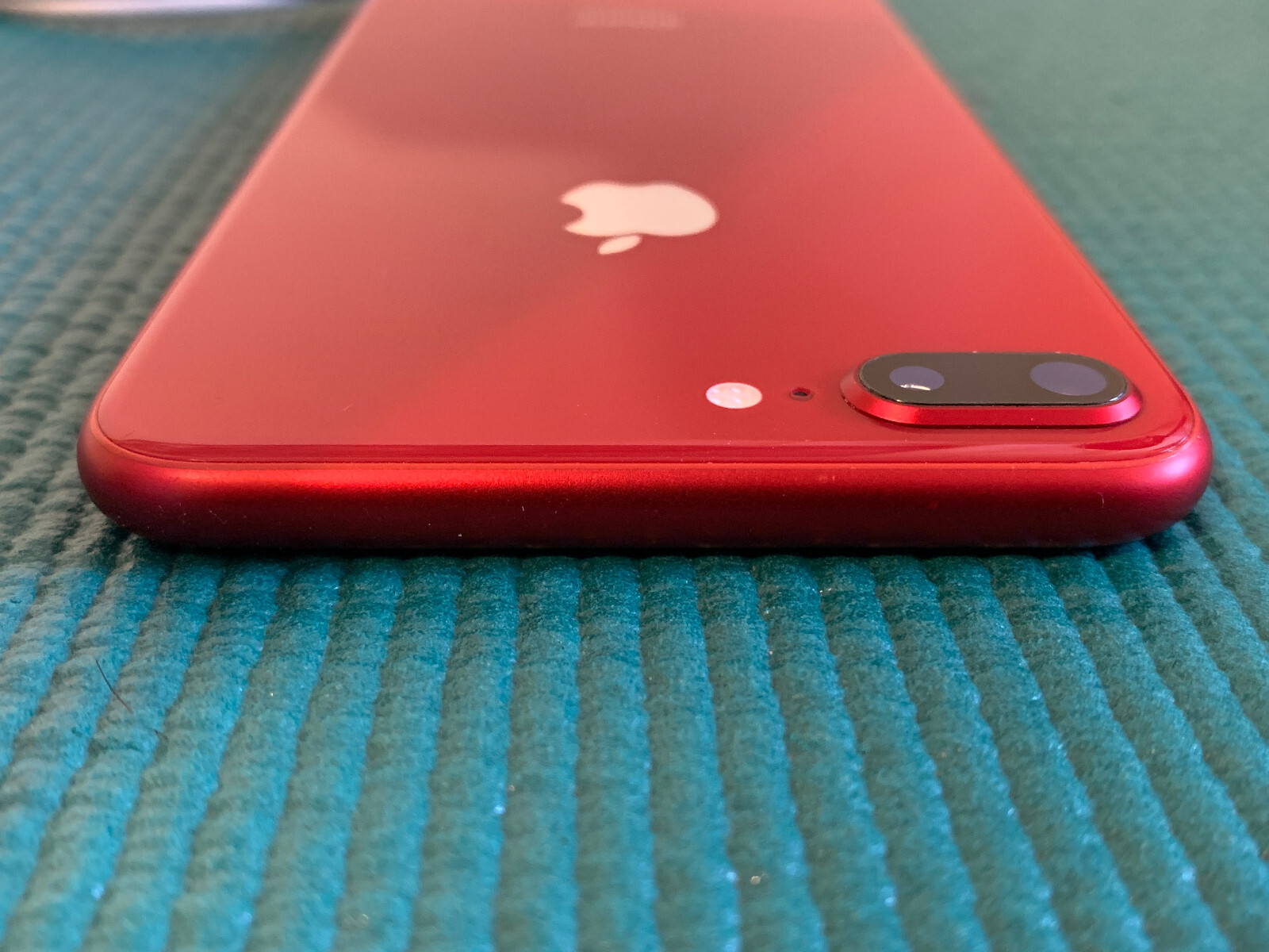 Apple iPhone 8 Plus – 64GB – Red unlocked A1897 (GSM)