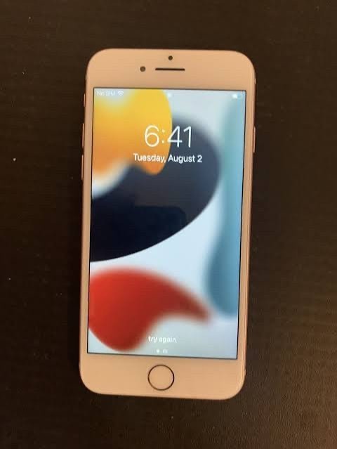 Unlocked. UsedApple iPhone 6 Gold 8MP Bluetooth Wi-Fi Smartphone Model A1549 iOS