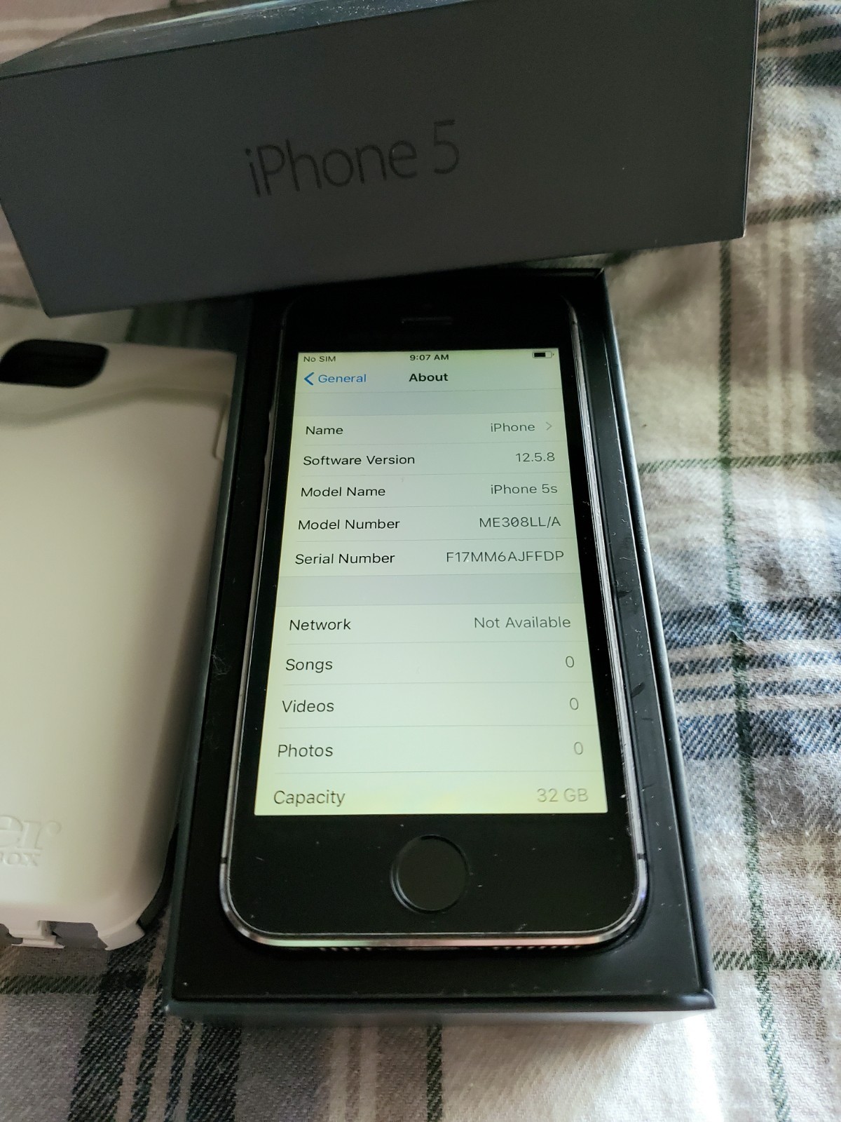 Apple iPhone 5s – 32 GB – Space Gray (AT&T)