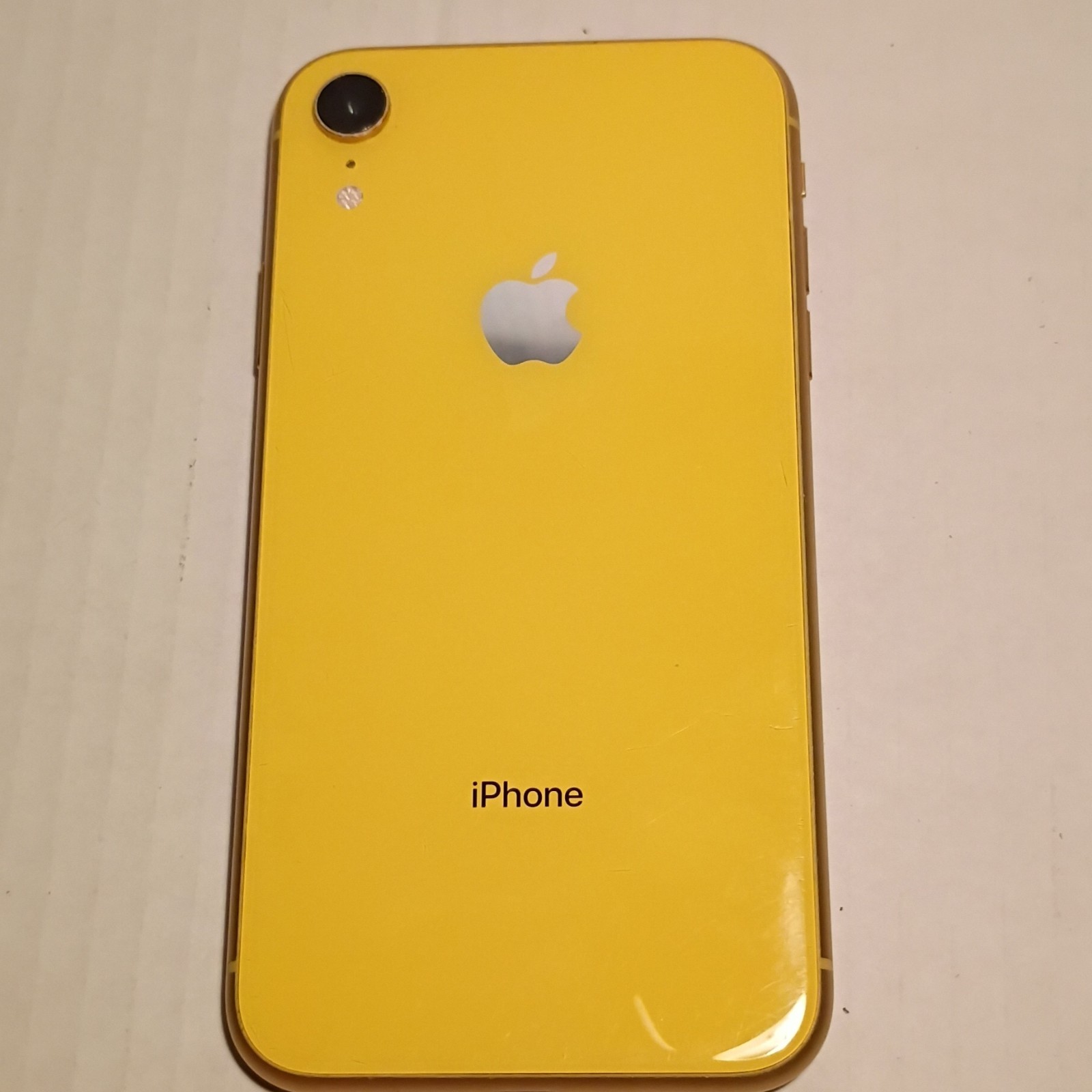 Apple iPhone XR 64GB Yellow 12MP Smartphone FOR PARTS/NOT WORKING