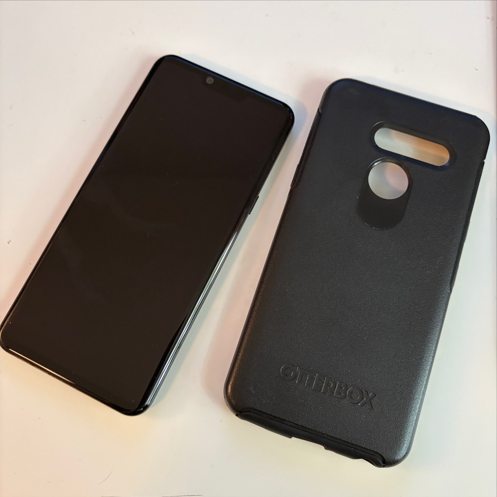 LG G8 ThinQ LM-G820UM 128GB Black AT&T Locked – Excellent w/ Otterbox
