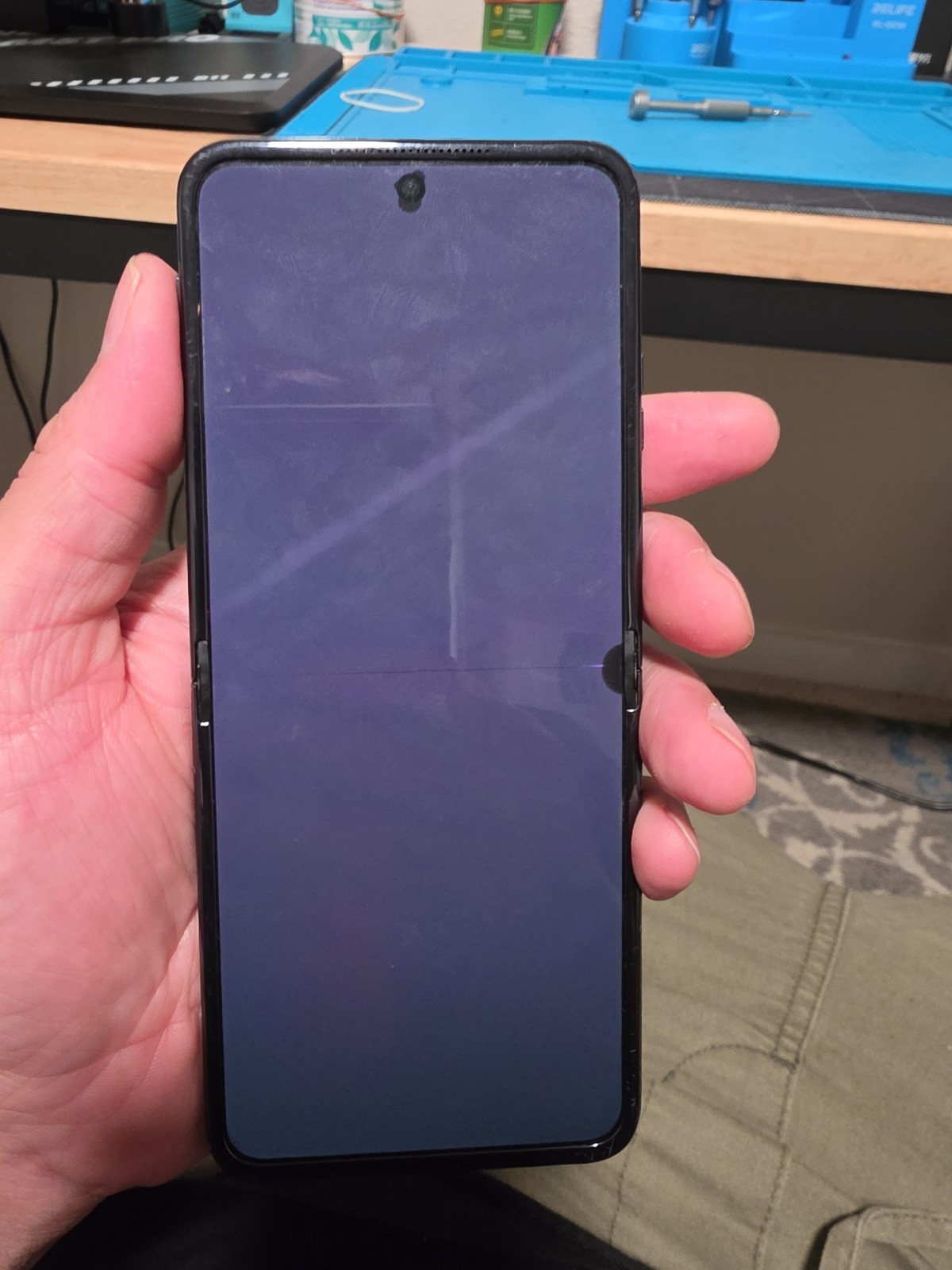 Motorola razr+ 2024 – 256 GB – Navy Blue (Unlocked).read Description