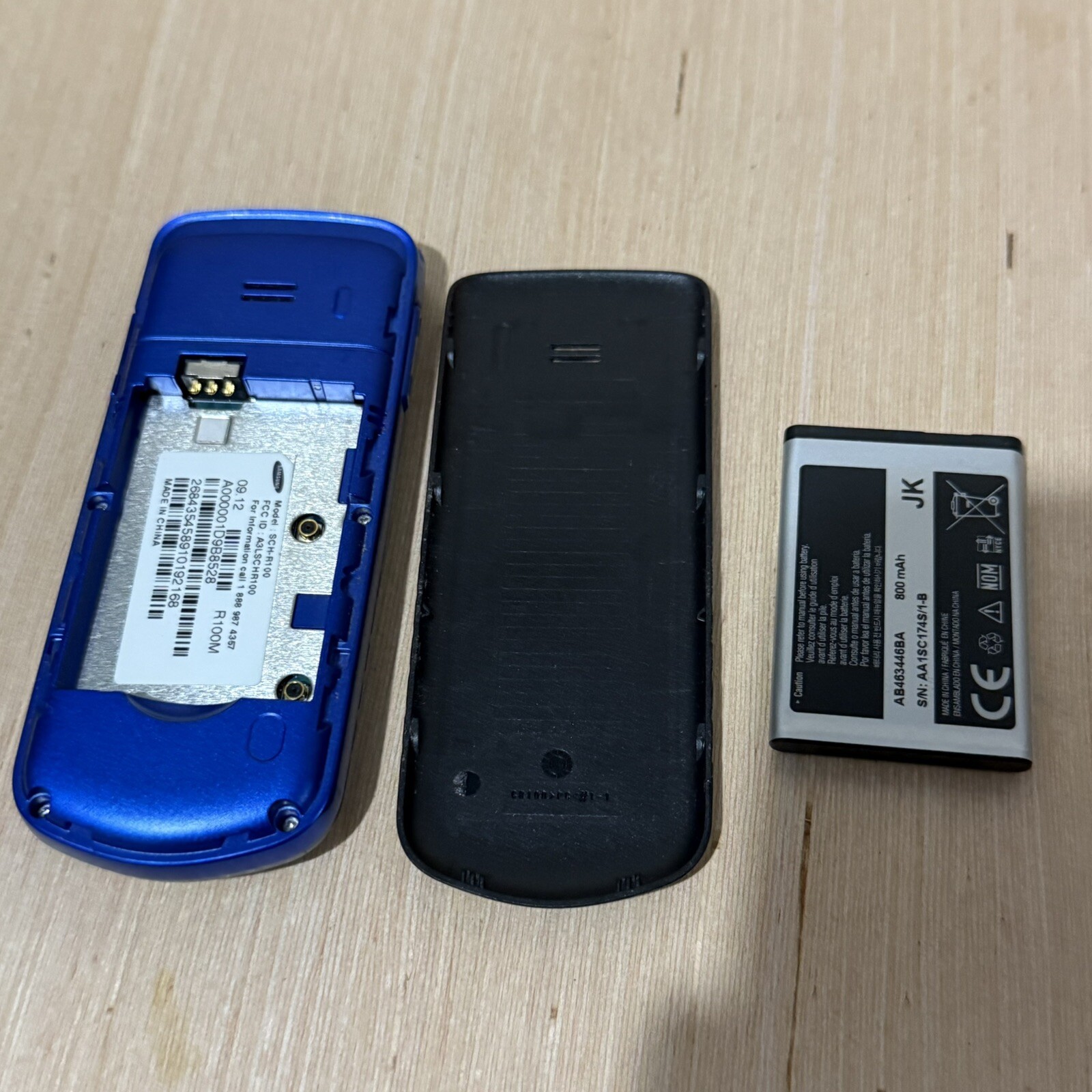 Samsung Cell Phone Model:SCH-R100 Turns On MetroPCS UNTESTED (Read Description)