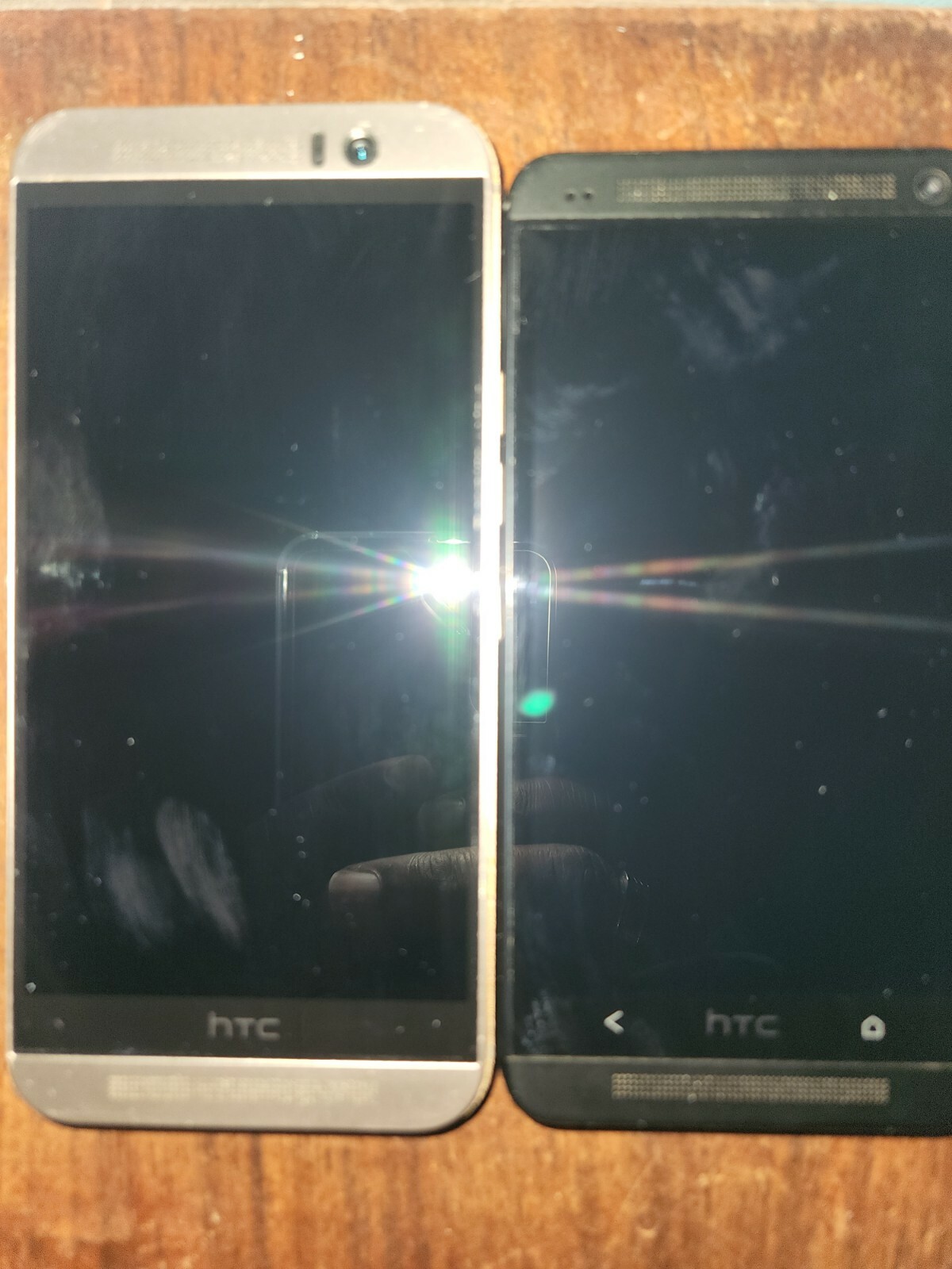 HTC One M9 – 32GB – Gold on Silver (Sprint) Smartphone