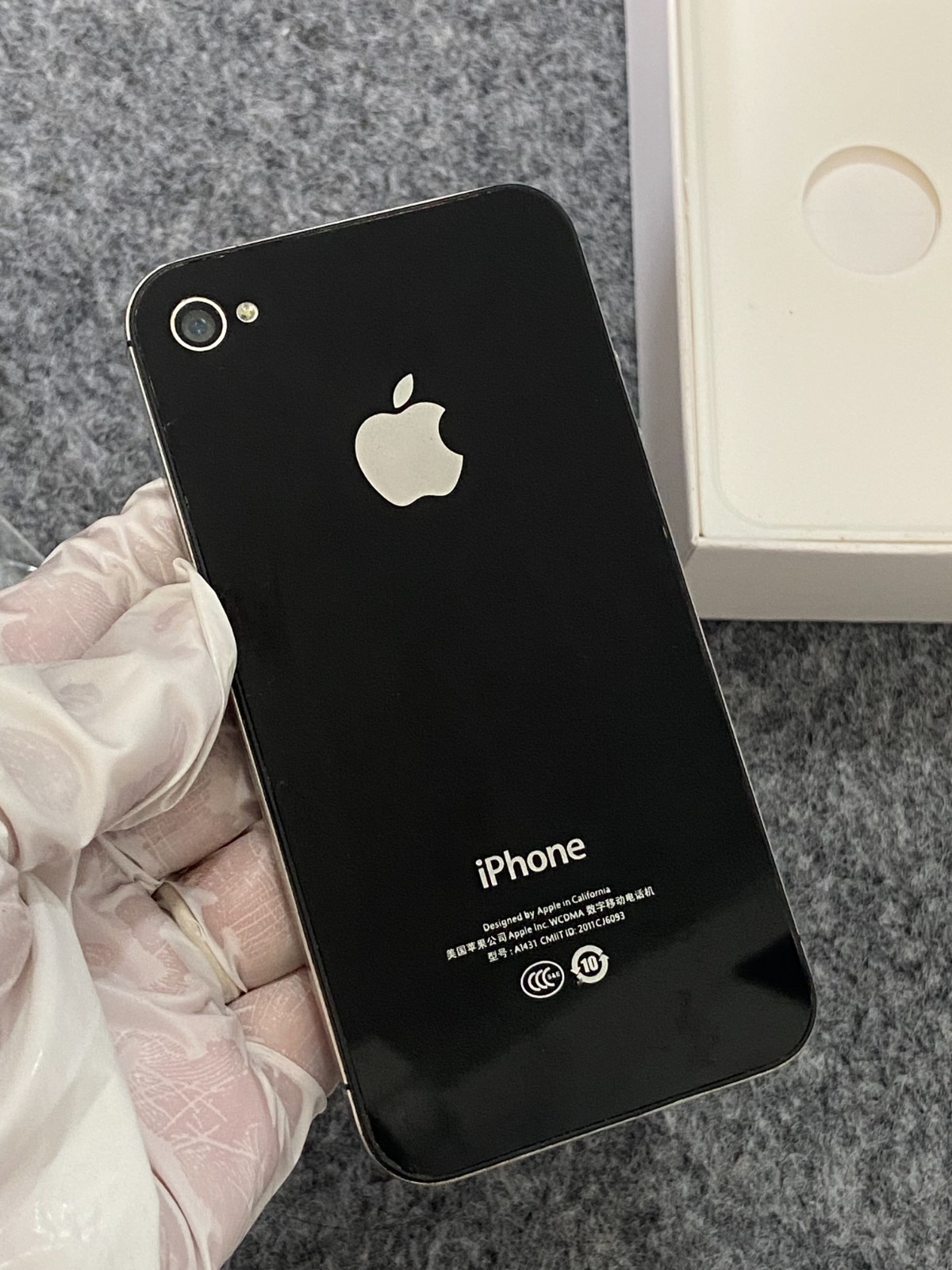 Apple iPhone 4s iOS 6,iOS 9 -8/16/32/64GB Fully UNLOCKED Black/White – 90% N ew