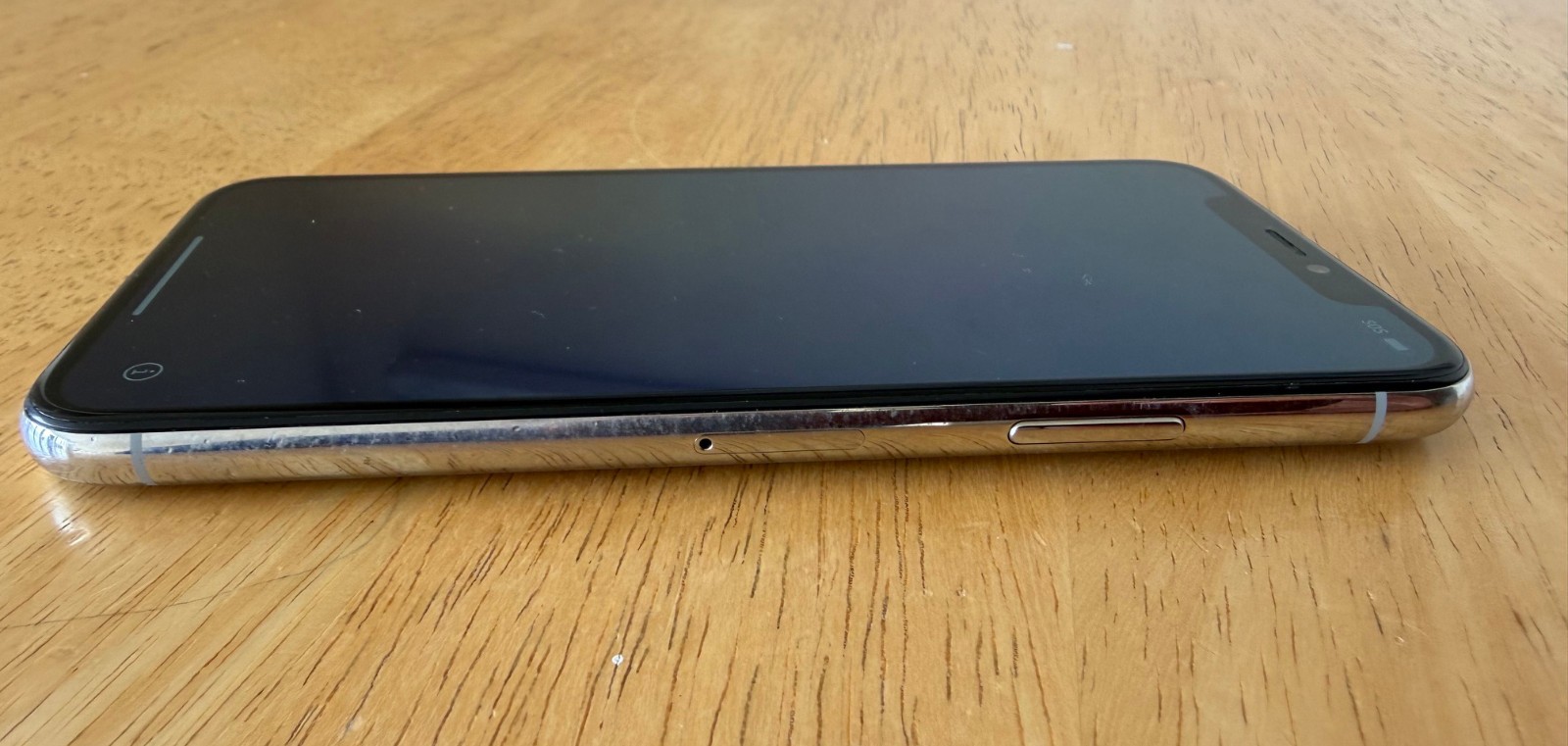 Apple iPhone XS – 64GB – Silver (Unlocked) A1920, 77% battery, MT952LL/A