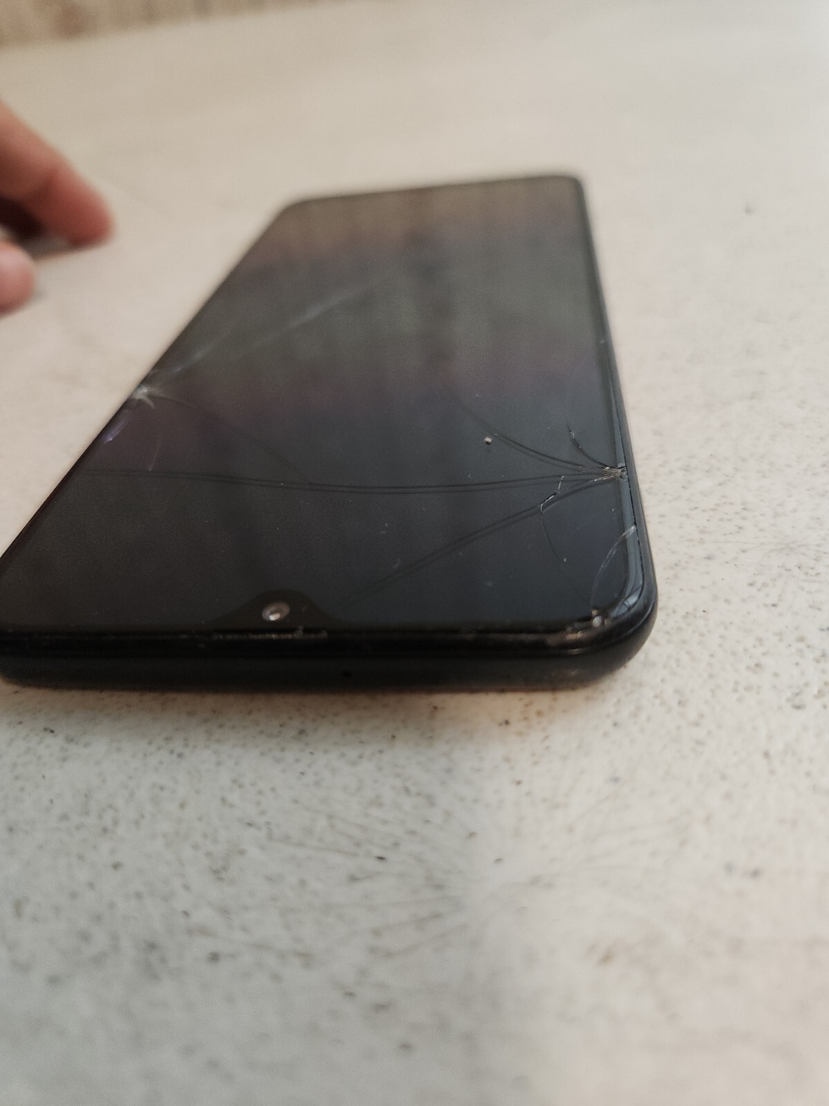 Samsung Galaxy A20 (SM-A205U) 32GB – Black (Boost Mobile) Screen Cracked!